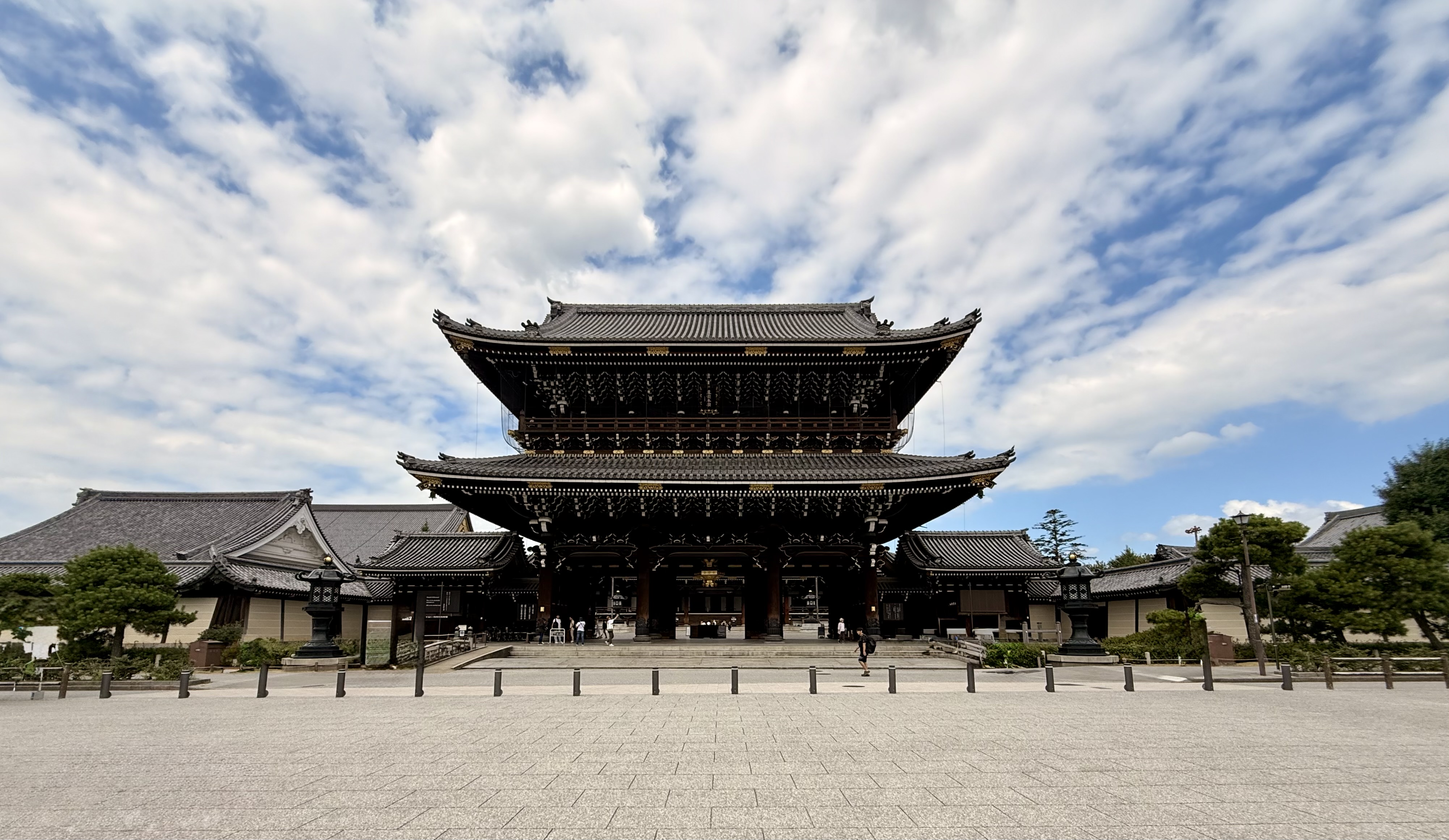 So much to see and do... ‎⁨Higashihonganji Mae Shimin Greenery⁩, ⁨Kyoto⁩